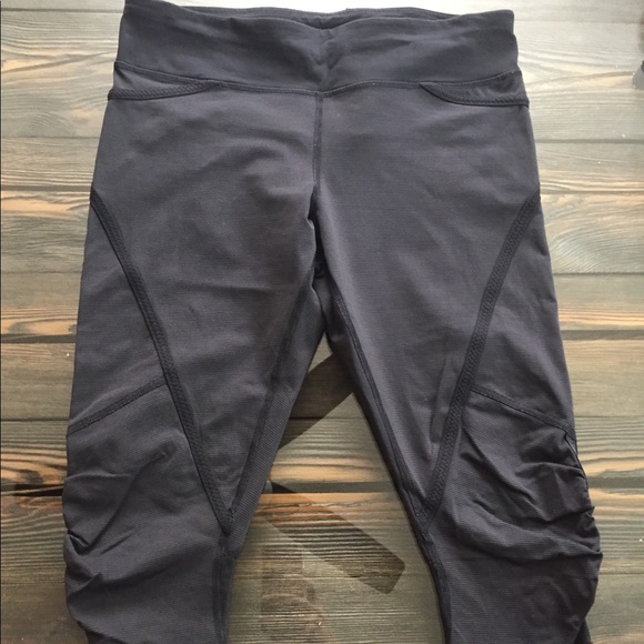 lululemon athletica Pants - Lululemon crop 🍋